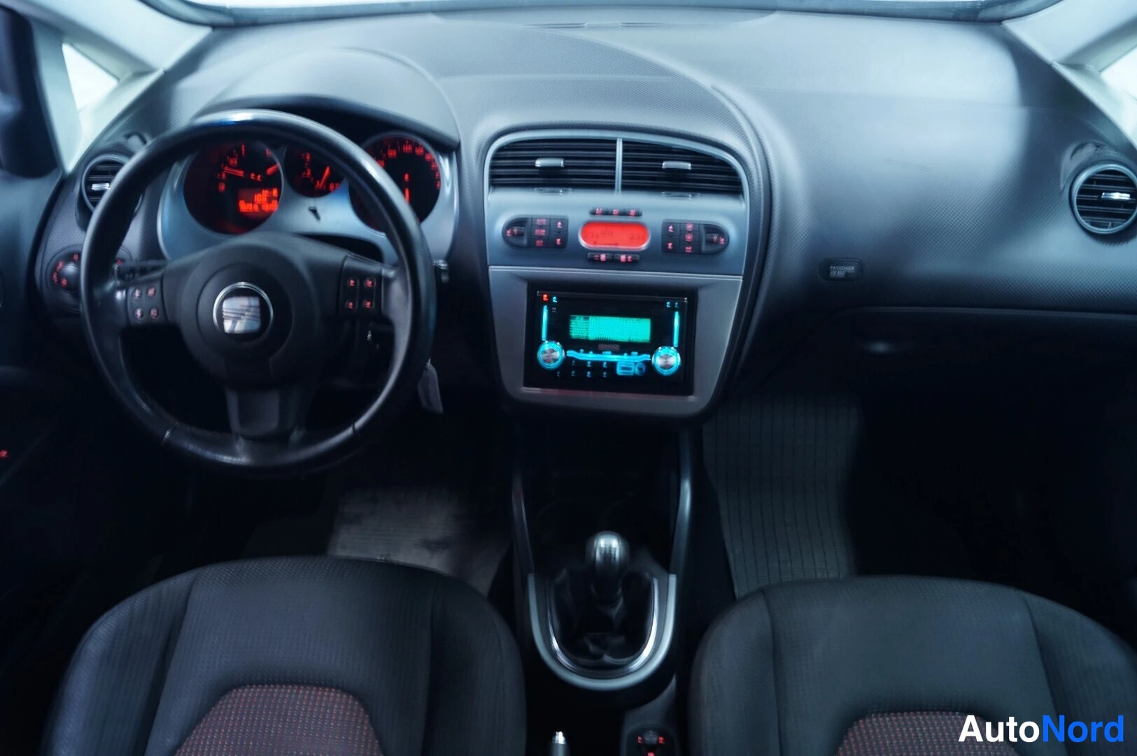 Musta Seat Altea XL 2007, ohjaamo, kuva 6