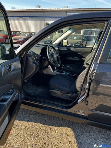 Blue Subaru Forester 2012, cockpit, photo 9