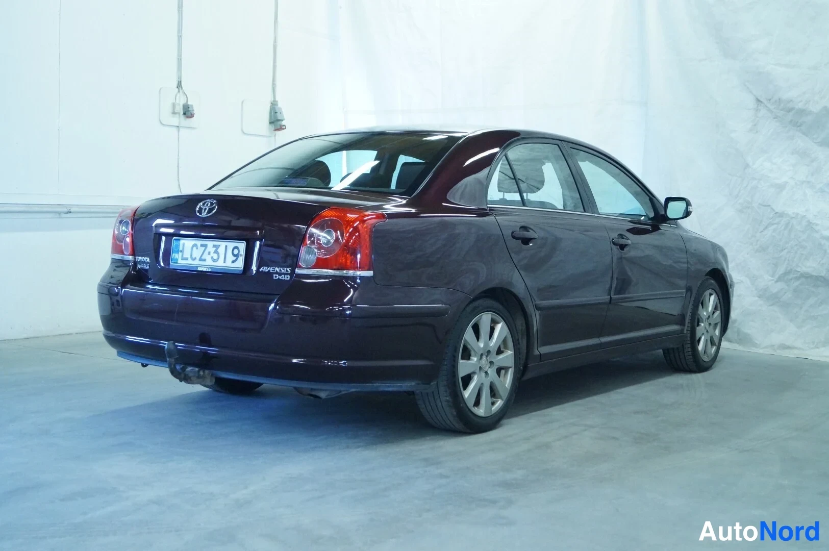 Violetti Toyota Avensis 2008, takaviisto, kuva 3