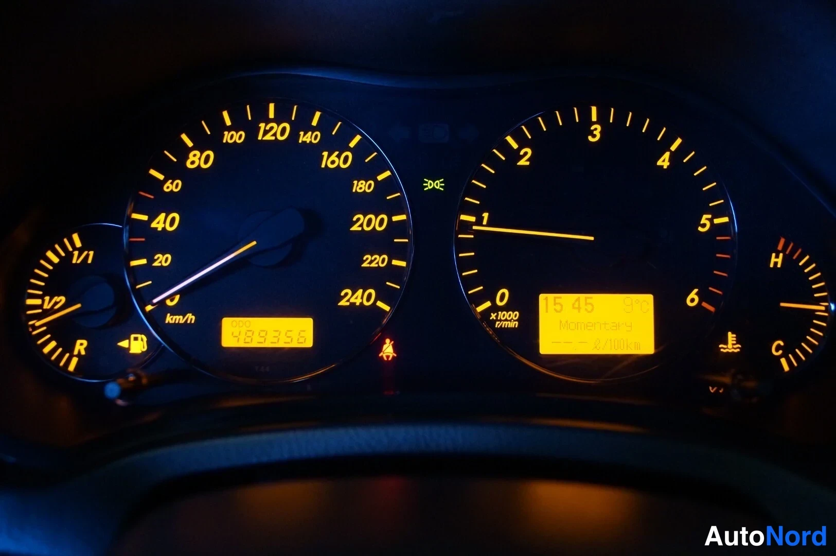 Violetti Toyota Avensis 2008, yksityiskohta, kuva 11