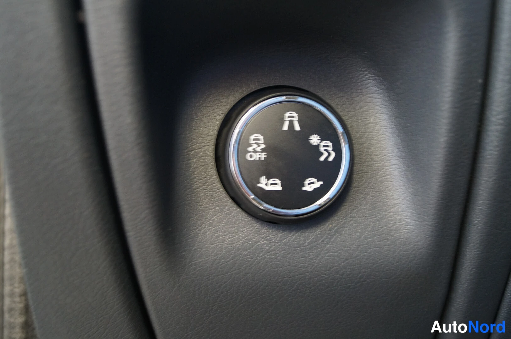 Valkoinen Toyota Proace 2015, yksityiskohta, kuva 13