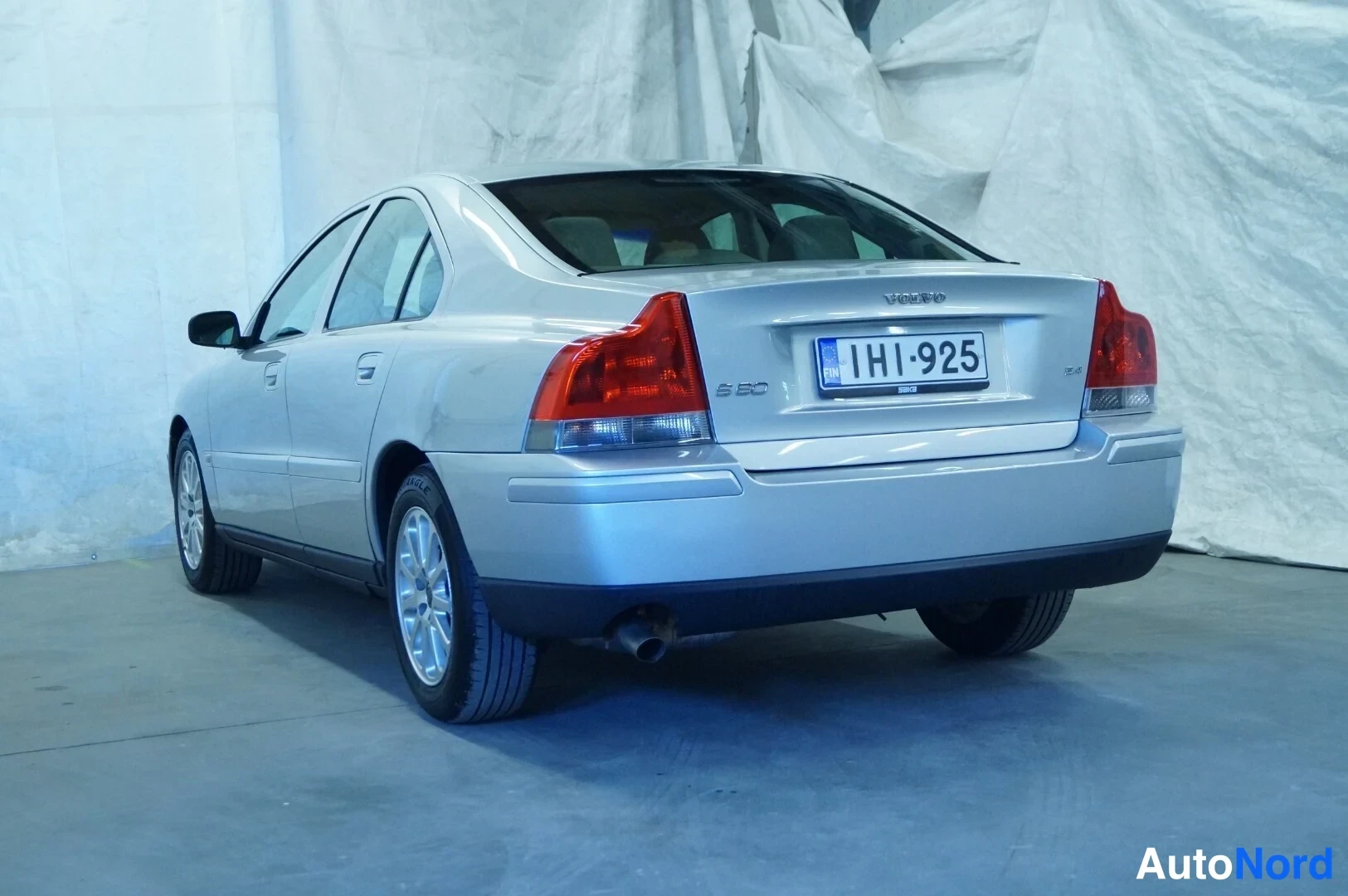 Silver Volvo S60 2005, rear three-quarter, photo 4