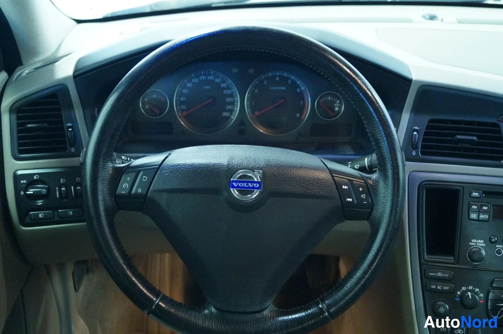 Silver Volvo S60 2005, detail, photo 10