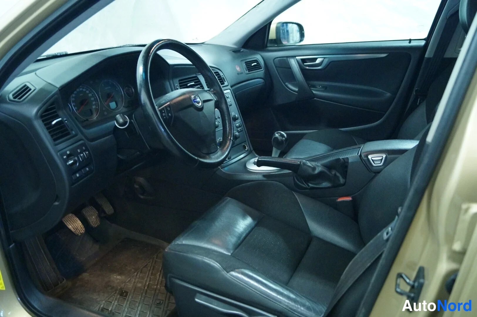 Copper Volvo S60 2008, cockpit, photo 8