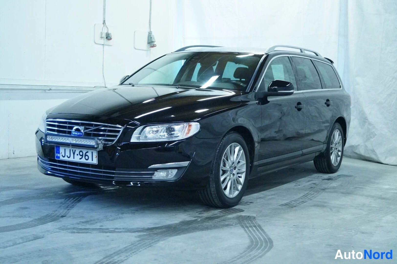 Volvo V70 2016