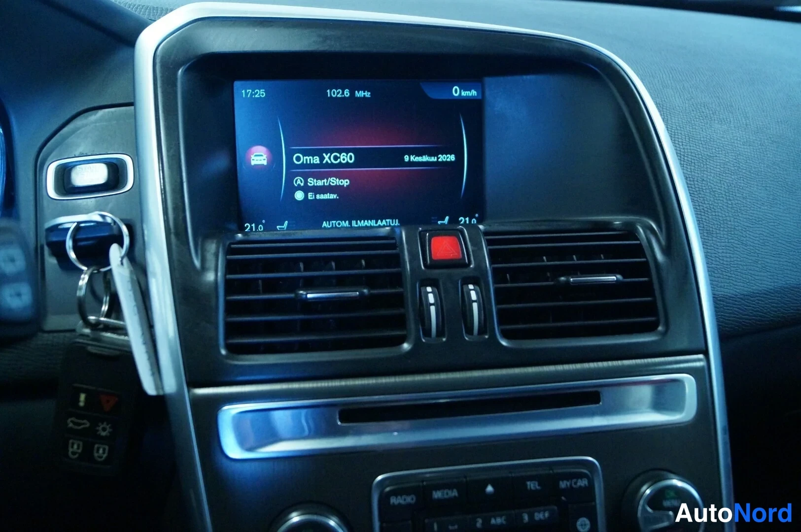 Musta Volvo XC60 2014, yksityiskohta, kuva 12