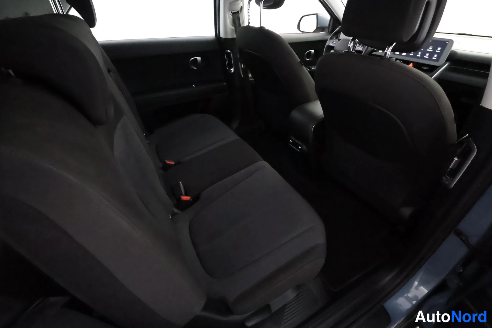 Harmaa Hyundai IONIQ 5 2023, takaistuimet, kuva 20