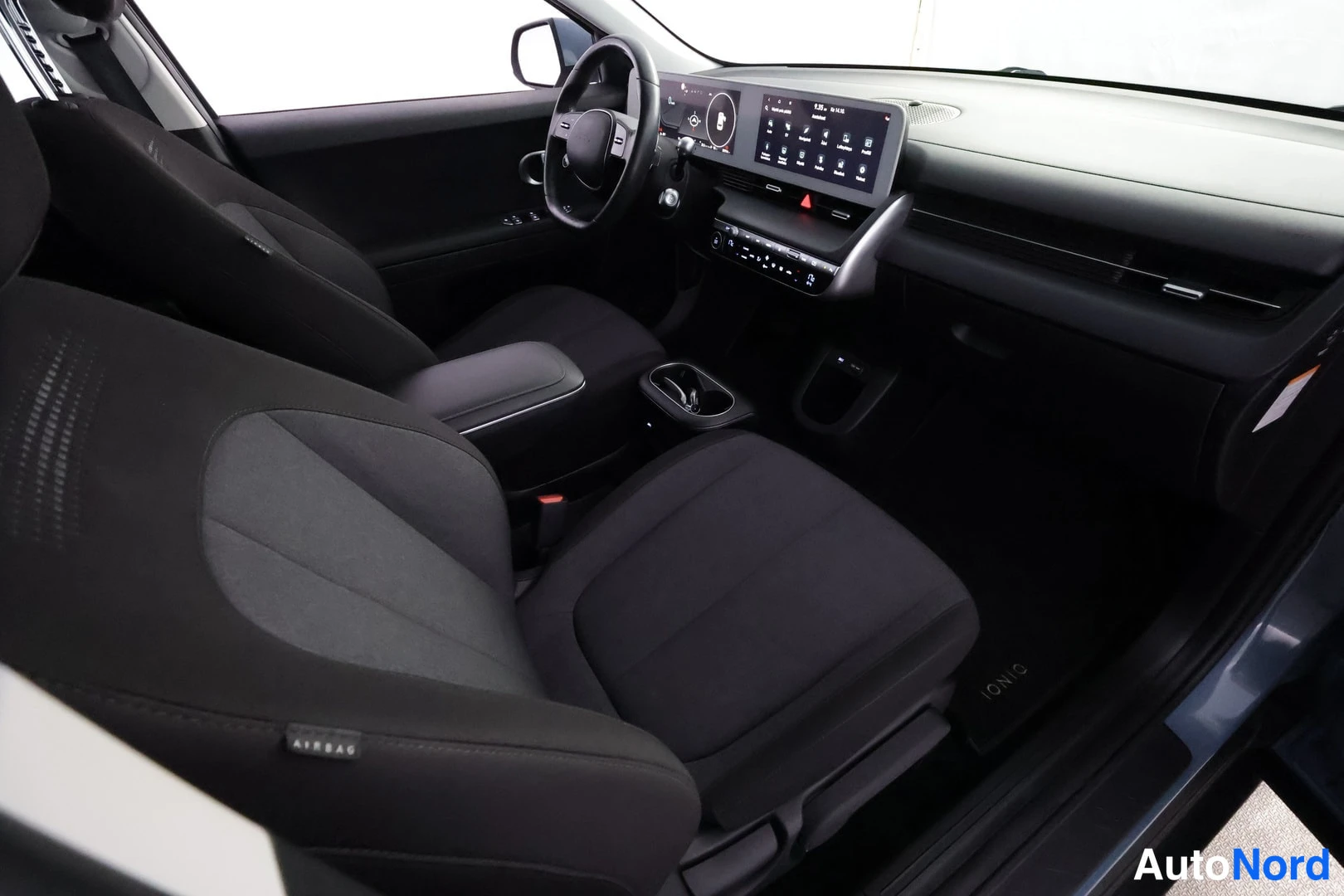 Harmaa Hyundai IONIQ 5 2023, etuistuimet, kuva 14