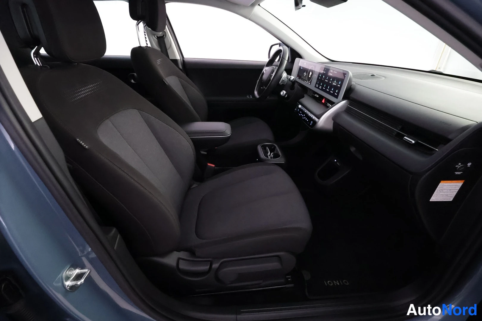 Harmaa Hyundai IONIQ 5 2023, etuistuimet, kuva 15