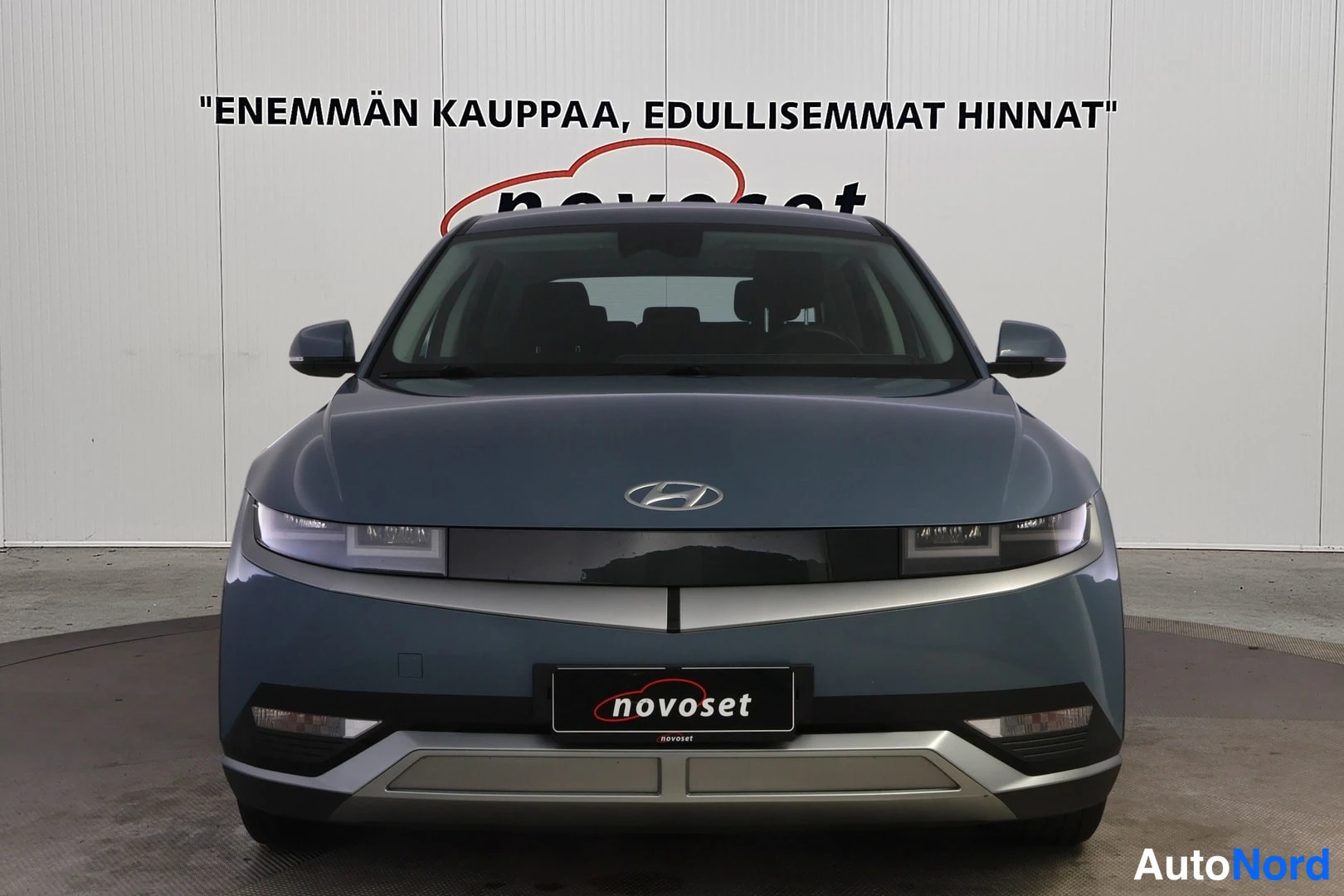 Harmaa Hyundai IONIQ 5 2023, edestä, kuva 3