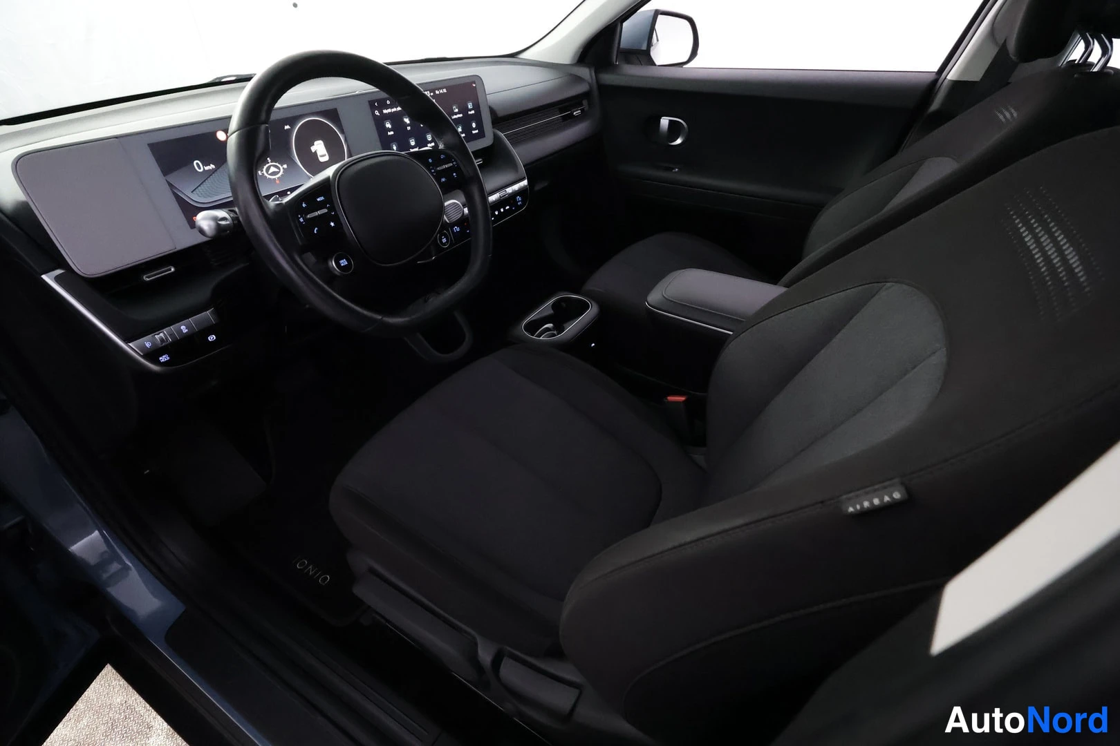 Harmaa Hyundai IONIQ 5 2023, ohjaamo, kuva 9