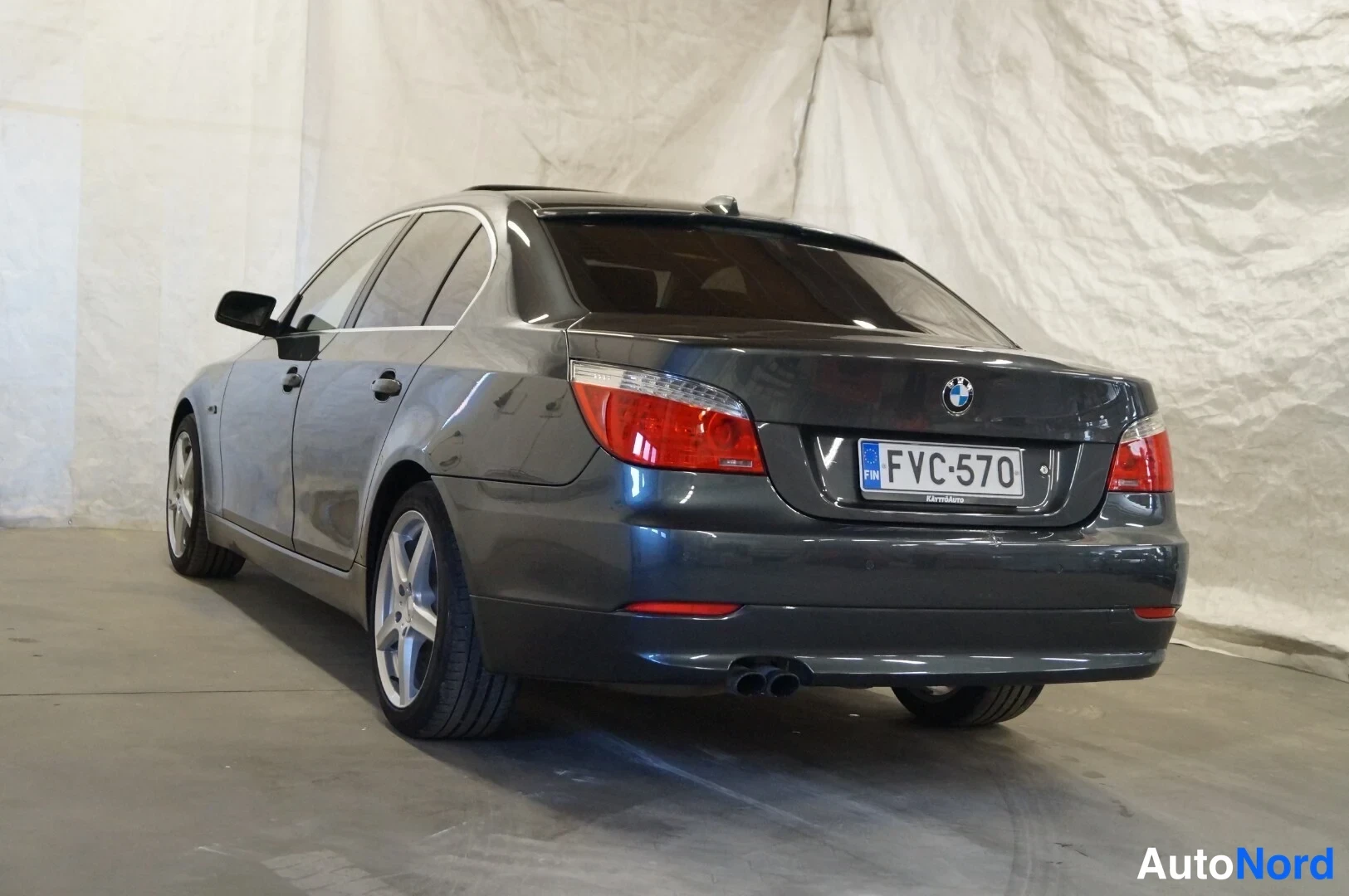 Grey BMW 525i xDrive 2009, rear three-quarter, photo 4