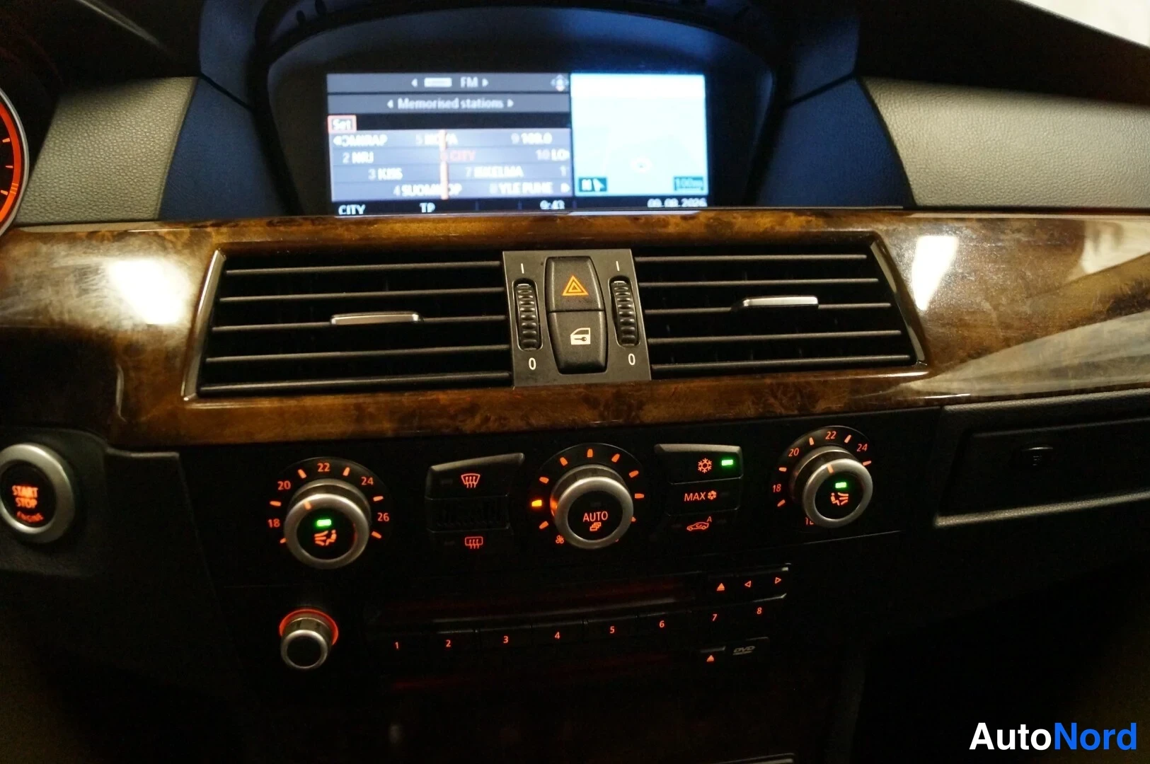 Grey BMW 525i xDrive 2009, cockpit, photo 6