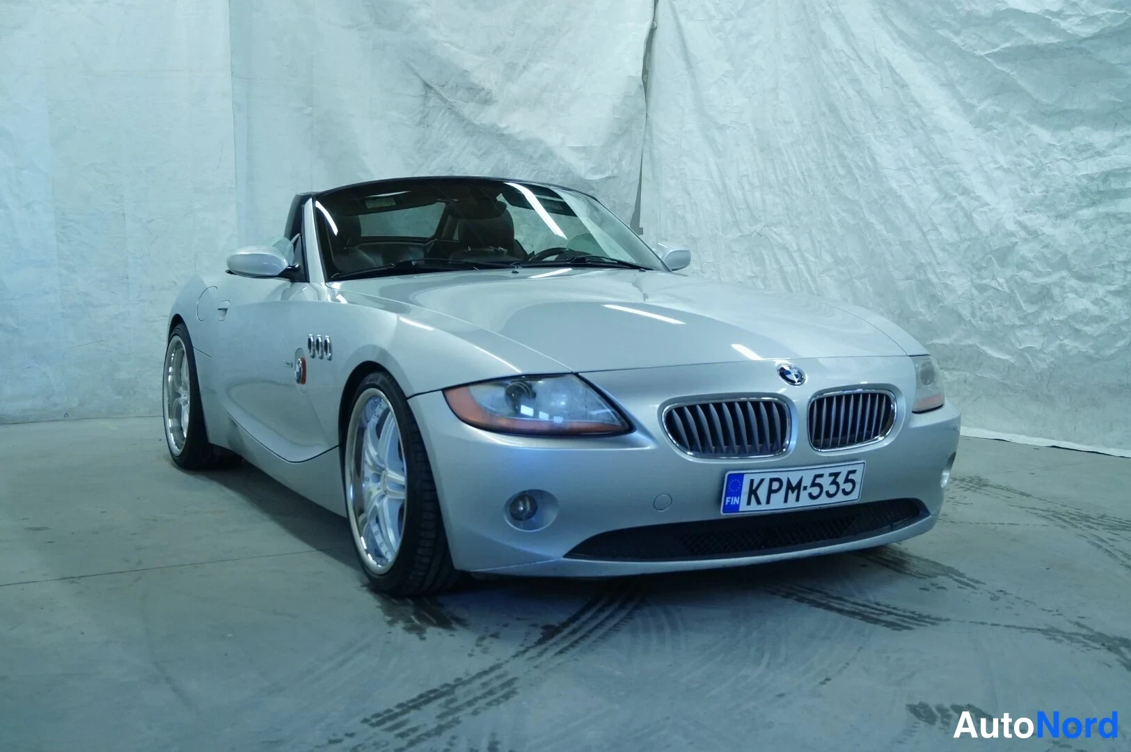 Hopea BMW Z4  Avoauto 2003, etuviisto, keula vasemmalle, kuva 2