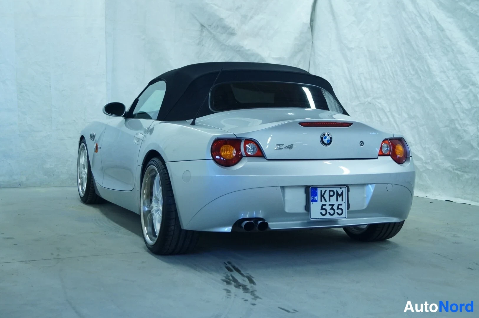 Hopea BMW Z4  Avoauto 2003, takaa, kuva 8