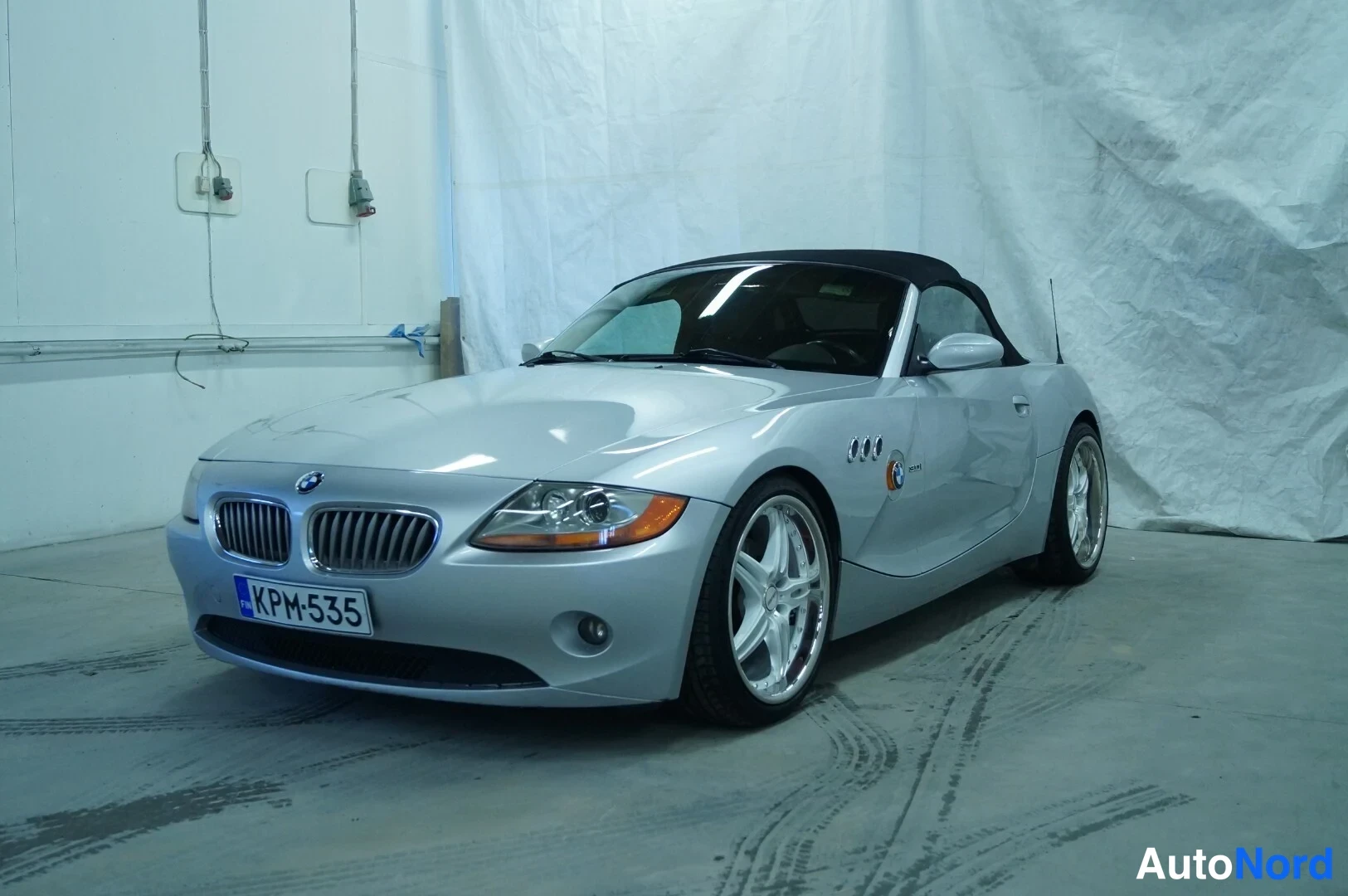 Hopea BMW Z4  Avoauto 2003, etuviisto, keula vasemmalle, kuva 3