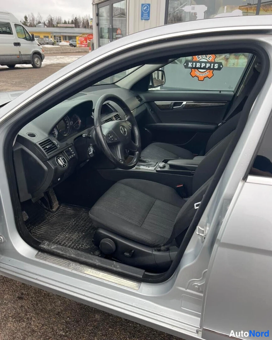 Hopea Mercedes-Benz C 320 CDI 4MATIC 2008, ohjaamo, kuva 5