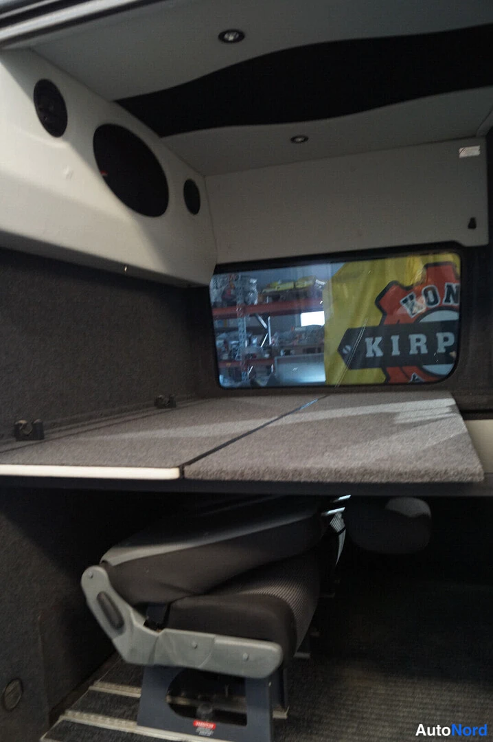 White Mercedes-Benz Sprinter 313 CDI 2010, rear seats, photo 13