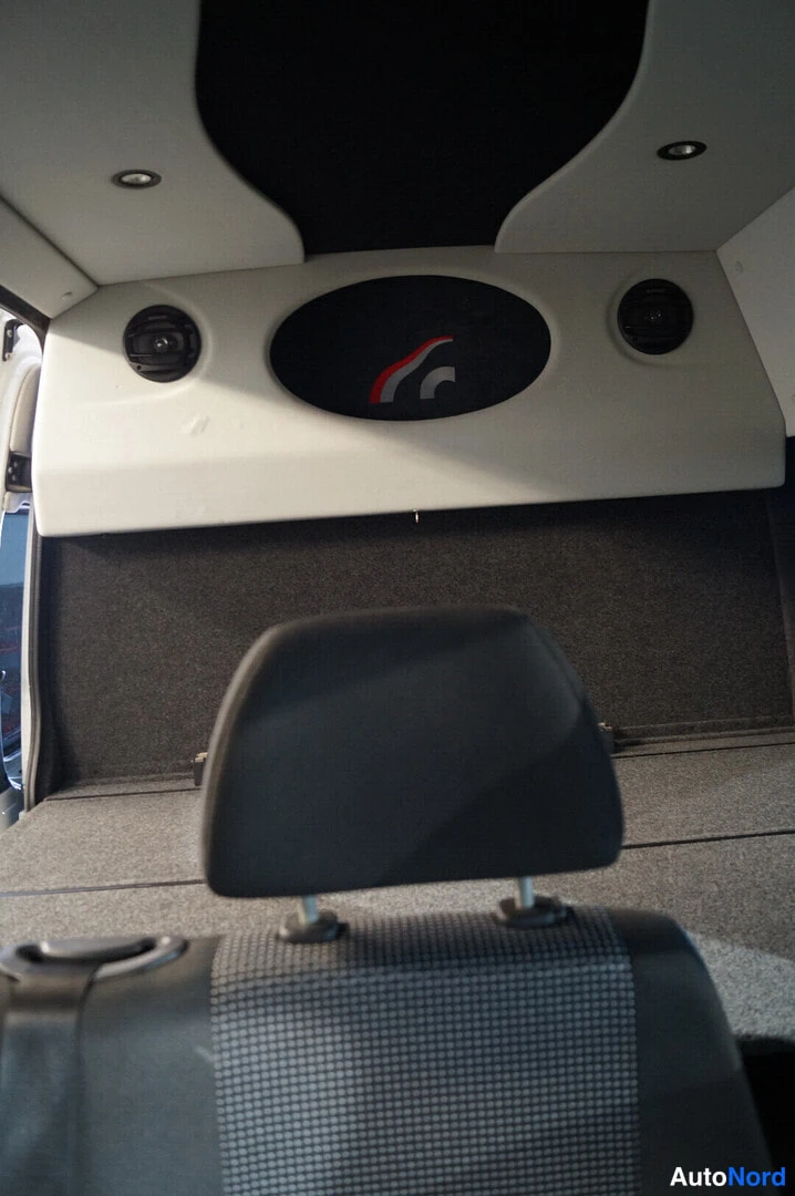 White Mercedes-Benz Sprinter 313 CDI 2010, rear seats, photo 10