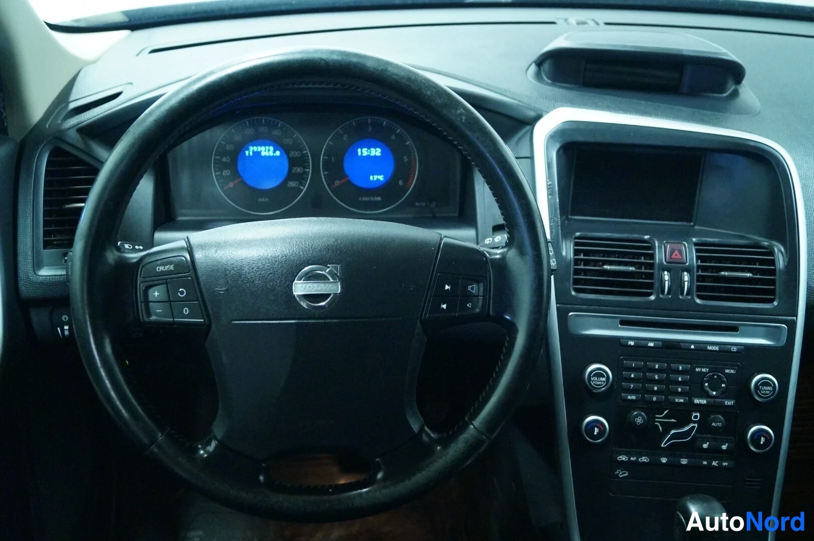 Musta Volvo XC60 2009, yksityiskohta, kuva 11
