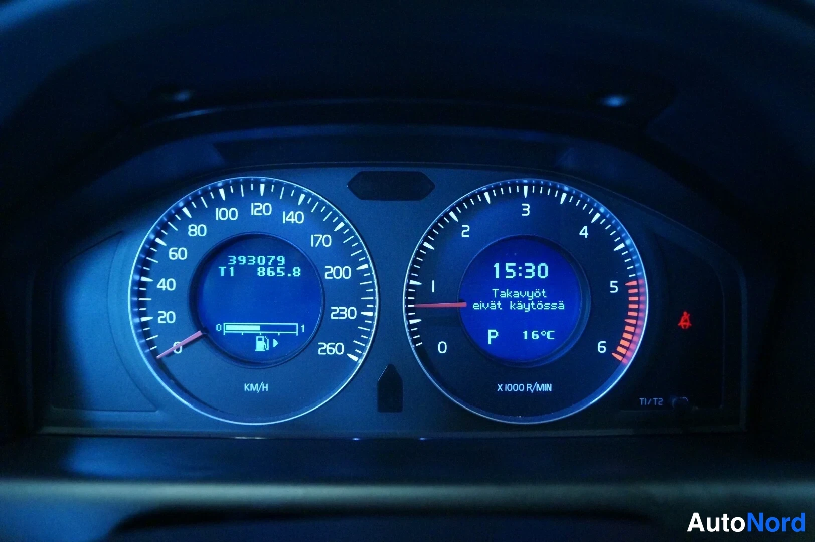 Musta Volvo XC60 2009, yksityiskohta, kuva 12