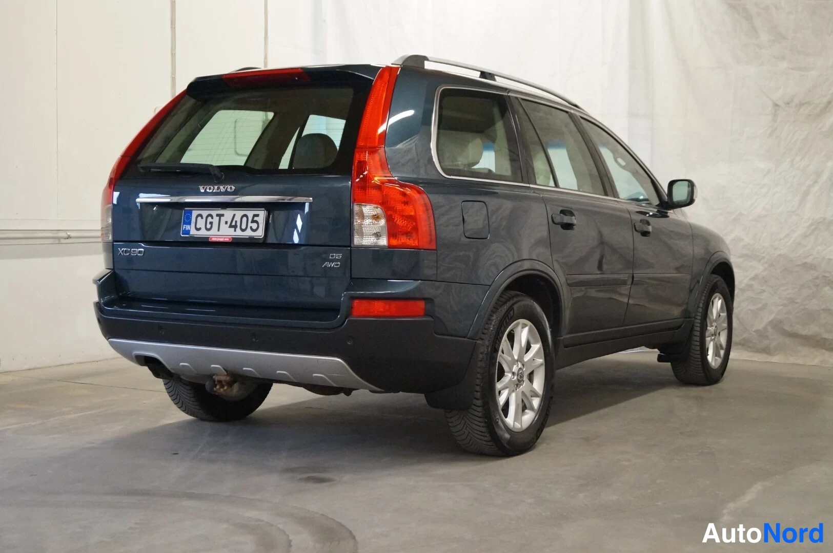 Harmaa Volvo XC90 2008, takaviisto, kuva 3
