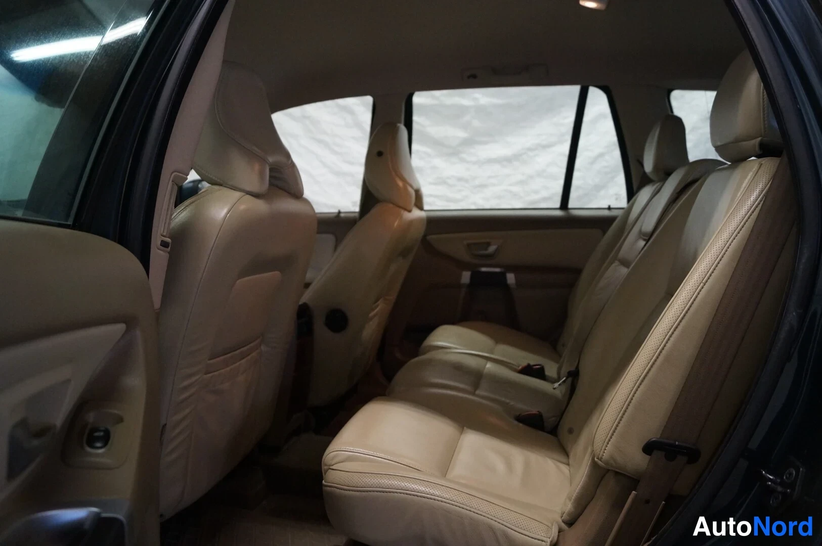 Harmaa Volvo XC90 2008, takaistuimet, kuva 7