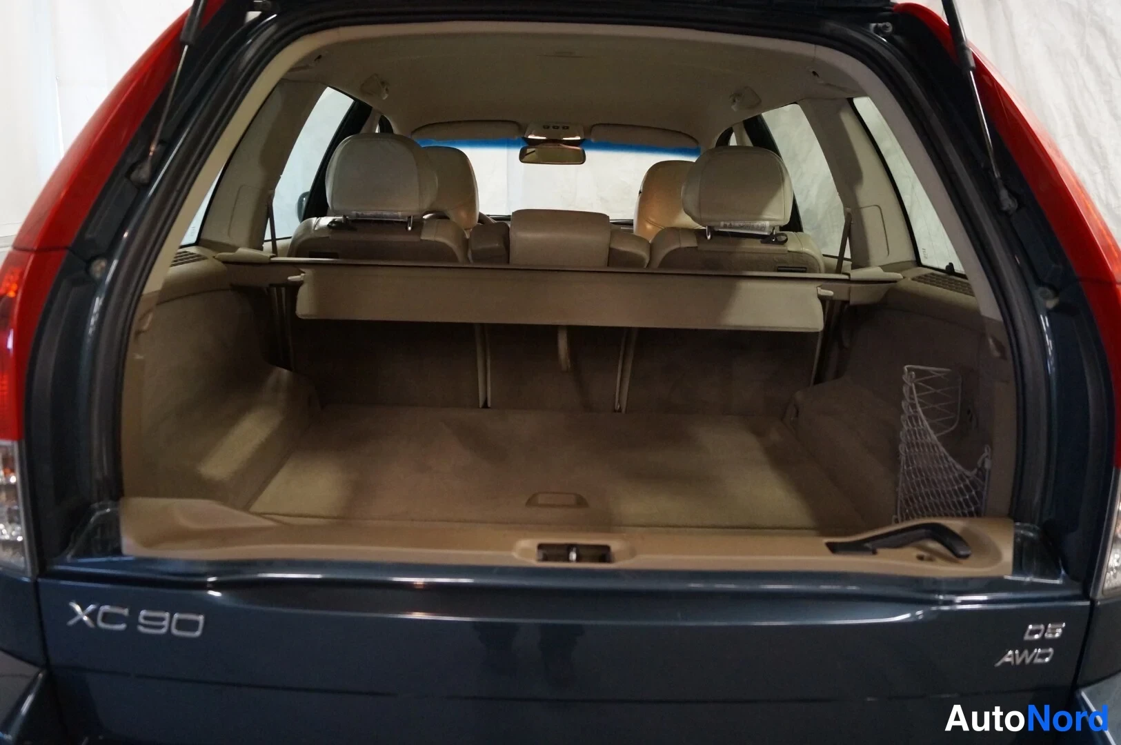 Harmaa Volvo XC90 2008, tavaratila, kuva 8