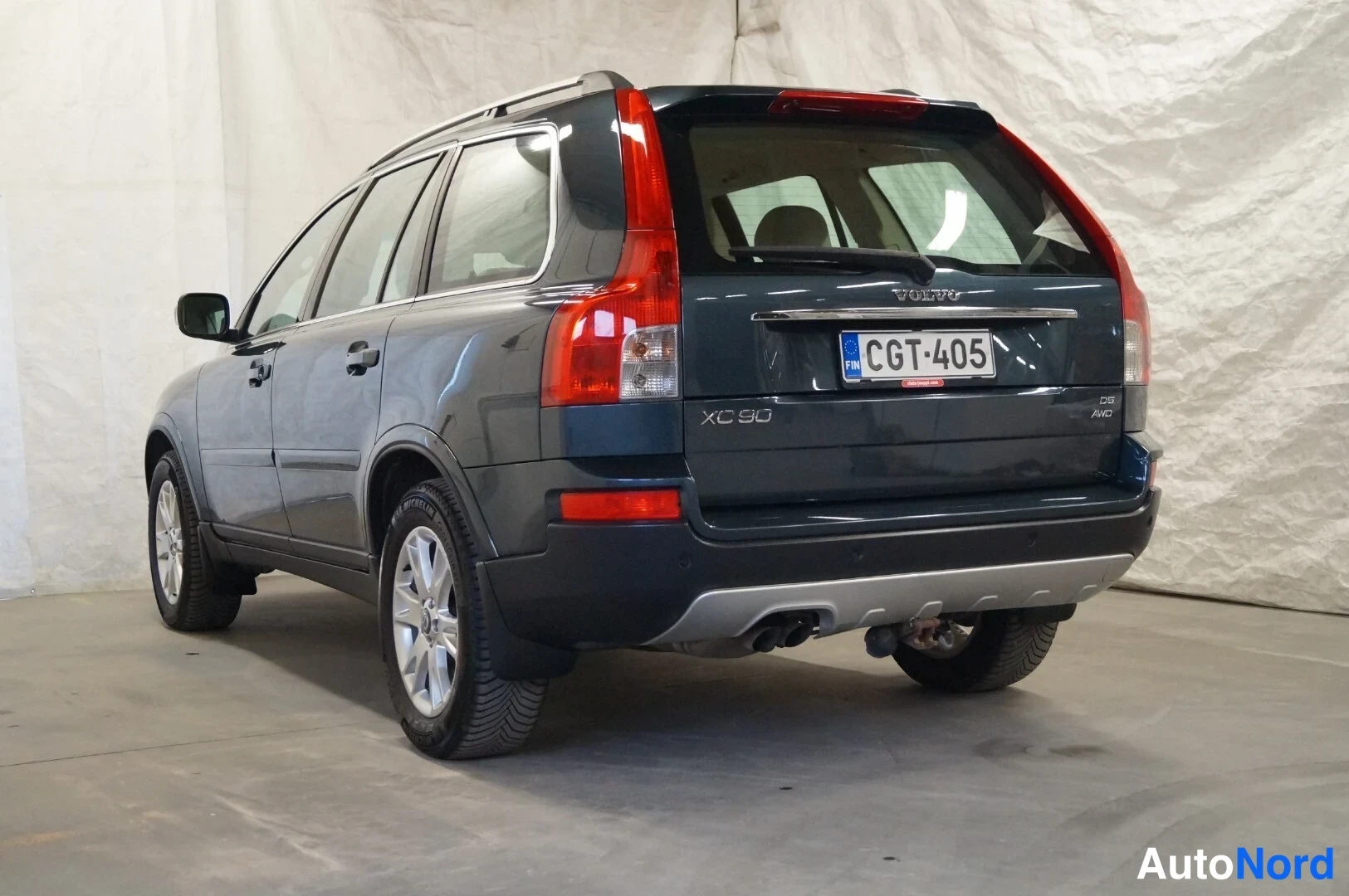Harmaa Volvo XC90 2008, takaviisto, kuva 4