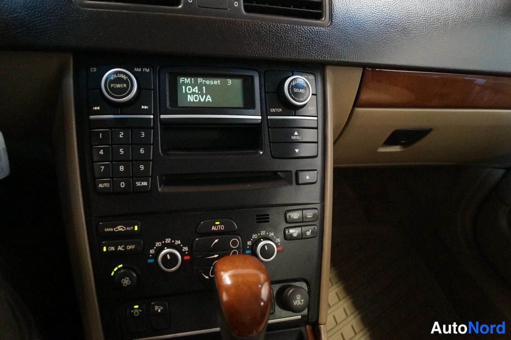 Harmaa Volvo XC90 2008, yksityiskohta, kuva 11
