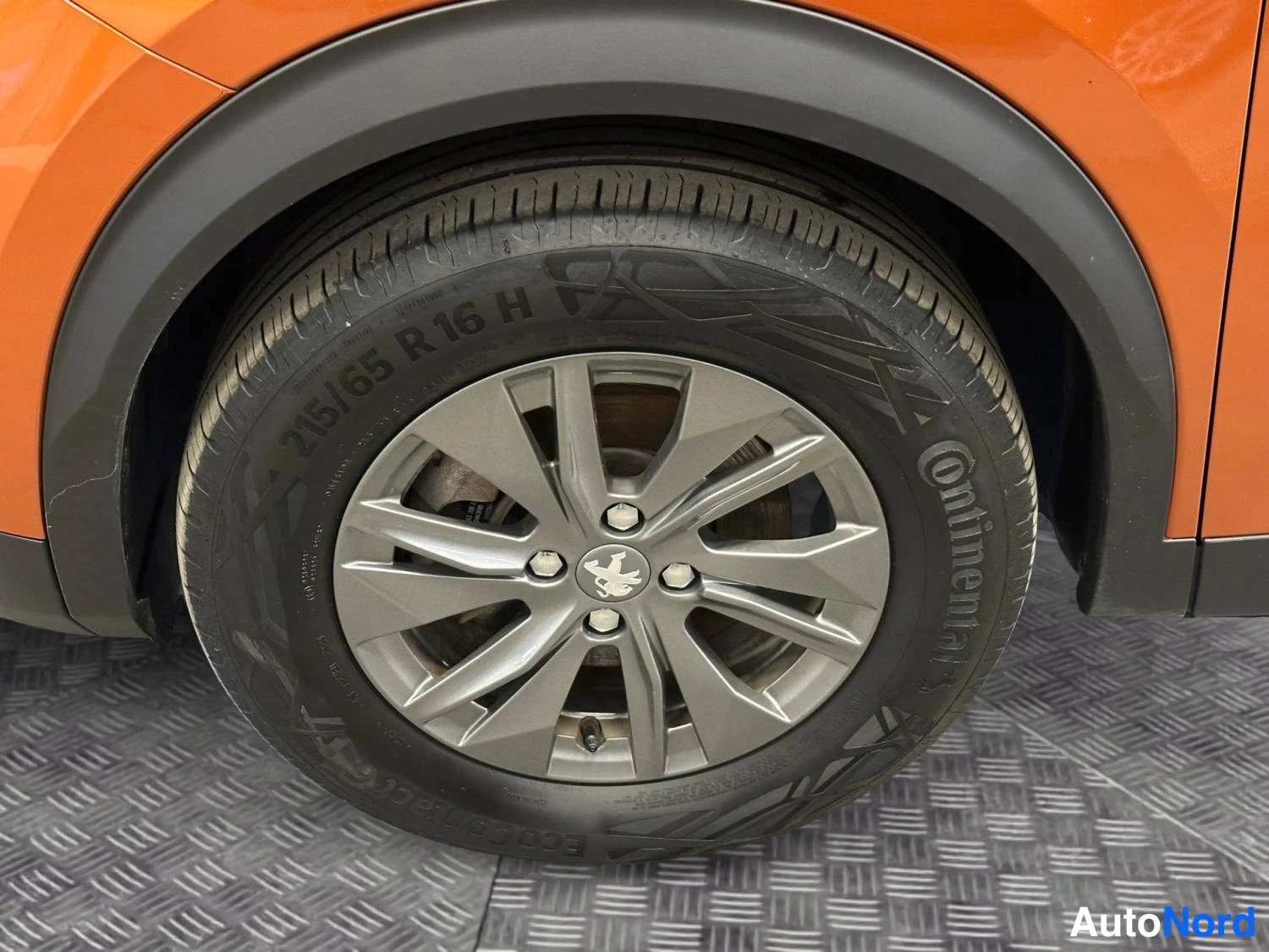Oranssi Peugeot E-2008 2023, yksityiskohta, kuva 21