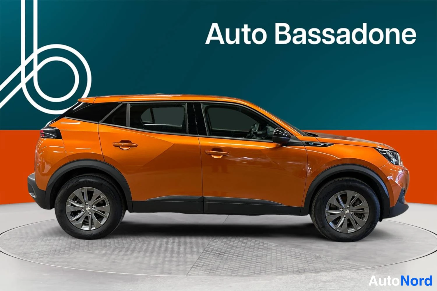 Oranssi Peugeot E-2008 2023, sivulta, kuva 5