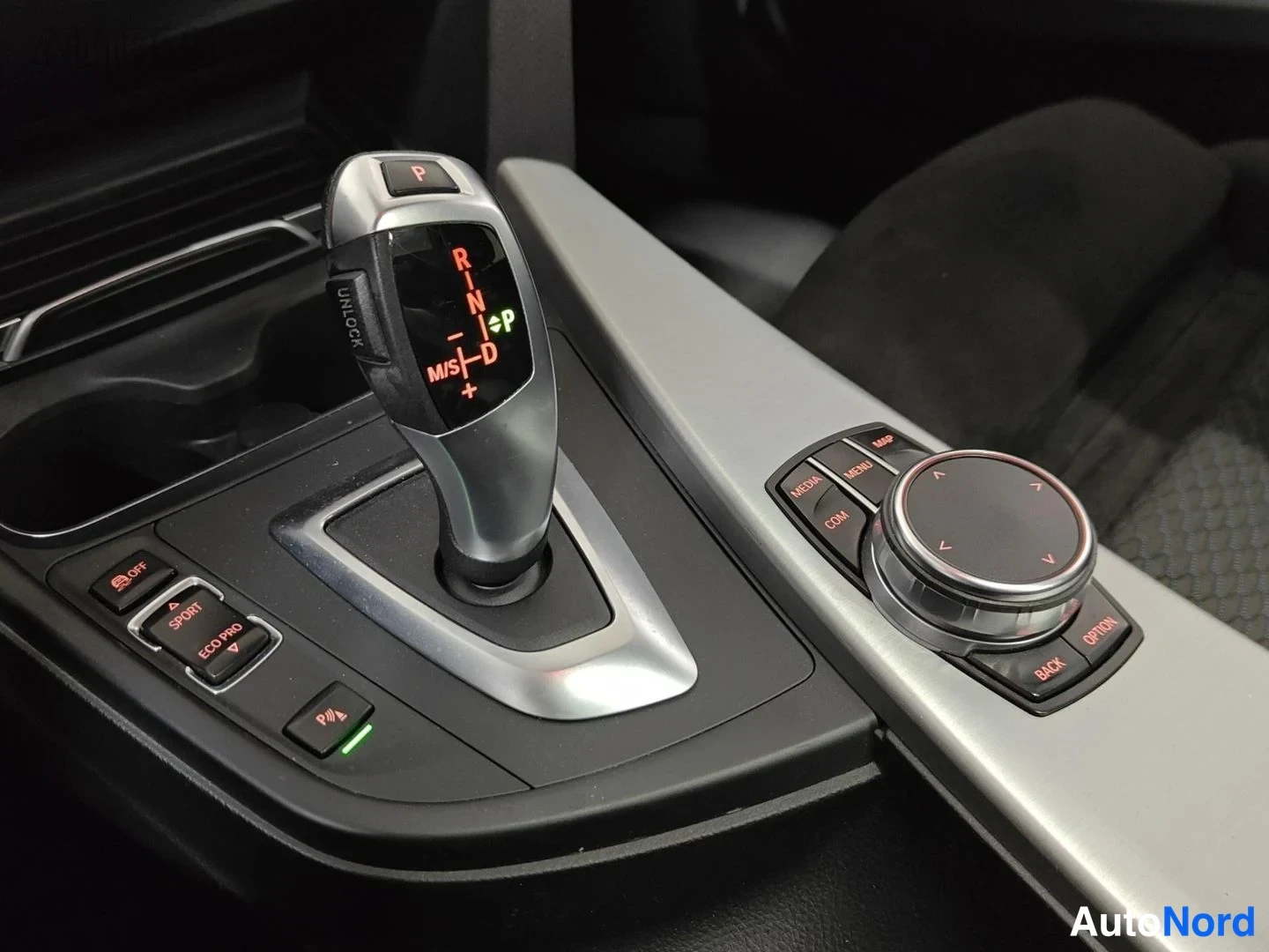 Vit BMW 330d xDrive 2017, detalj, bild 22