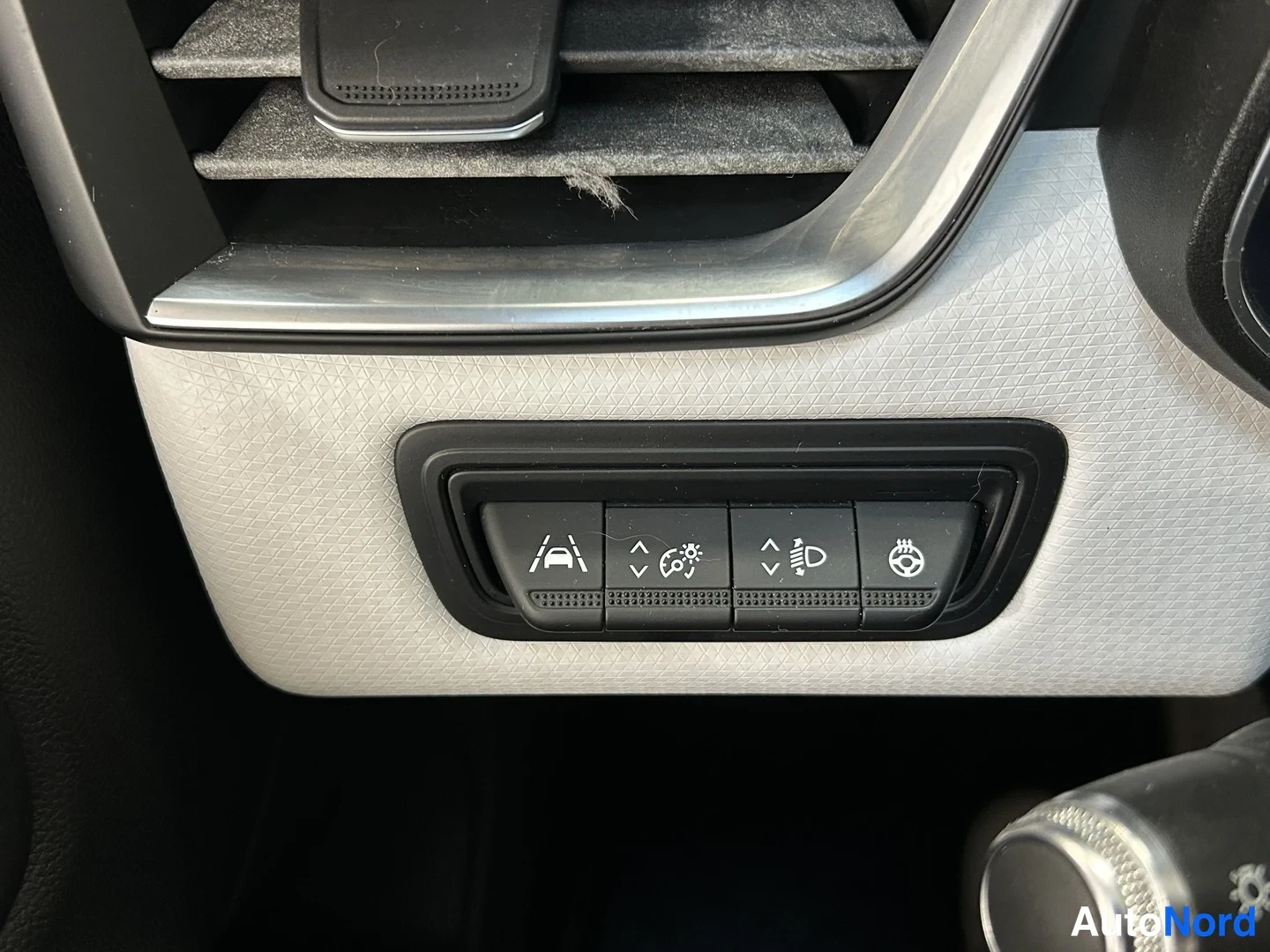 Punainen Renault Clio 2020, yksityiskohta, kuva 21