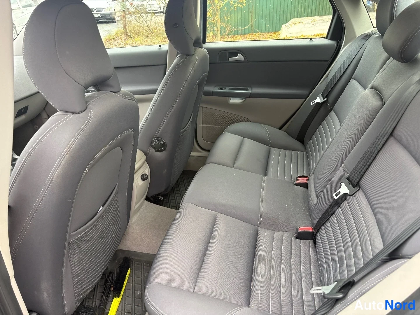 Hopea Volvo S40 2007, takaistuimet, kuva 11