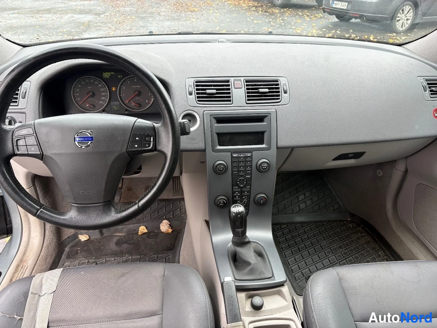 Hopea Volvo S40 2007, ohjaamo, kuva 10