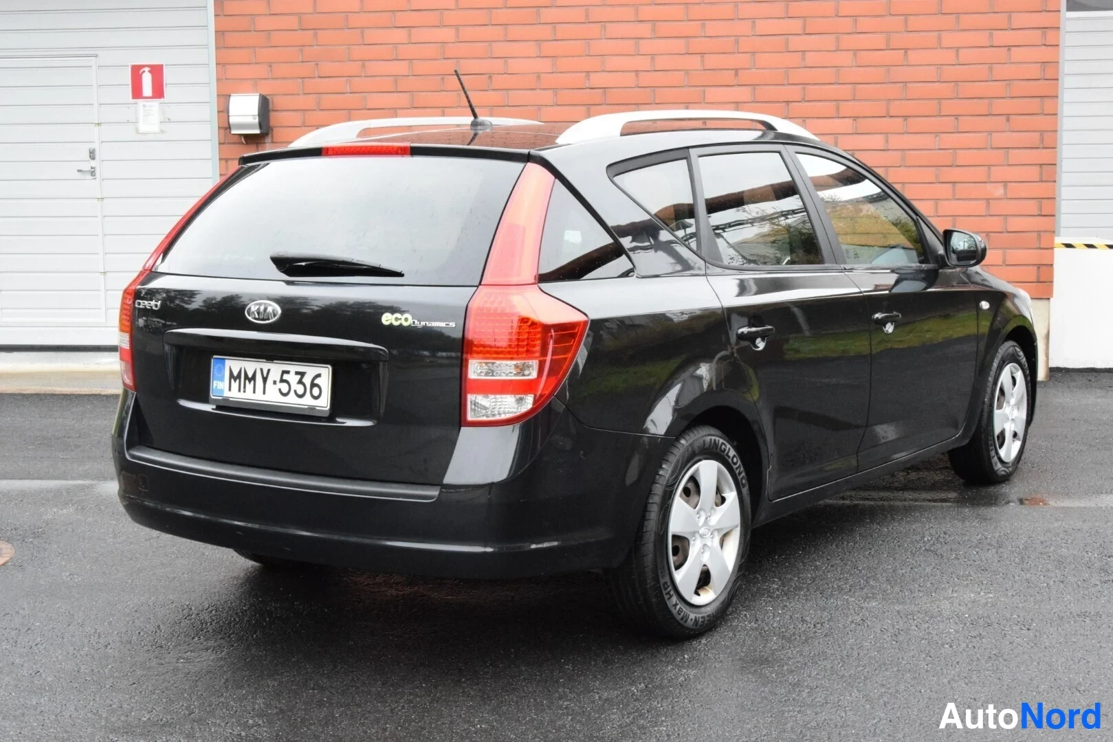 Musta Kia Ceed 2010, takaviisto, kuva 7