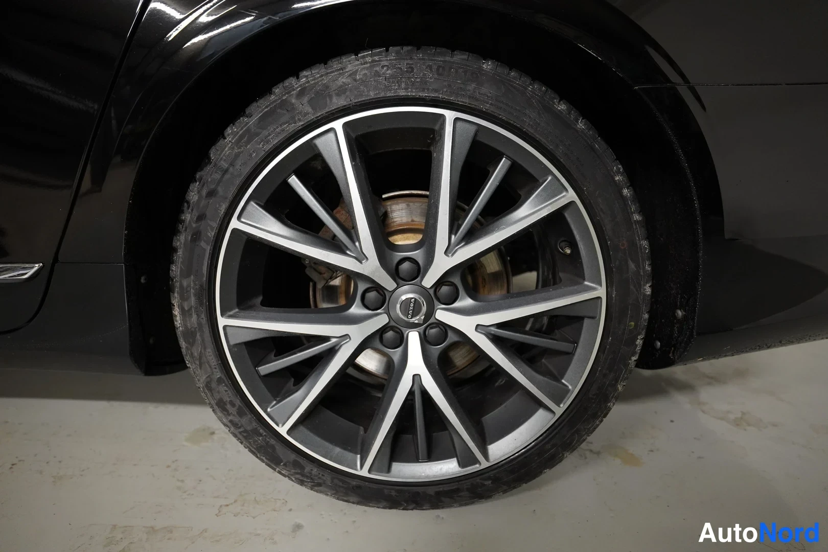 Musta Volvo V90 2017, yksityiskohta, kuva 20