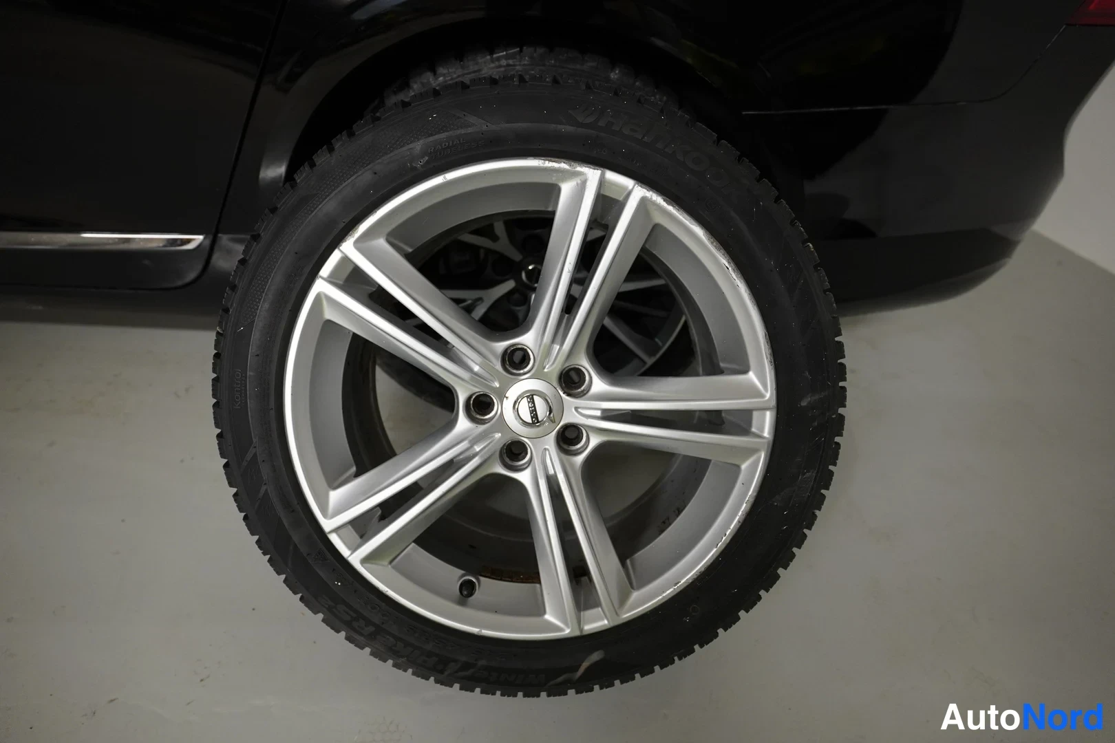 Musta Volvo V90 2017, yksityiskohta, kuva 21
