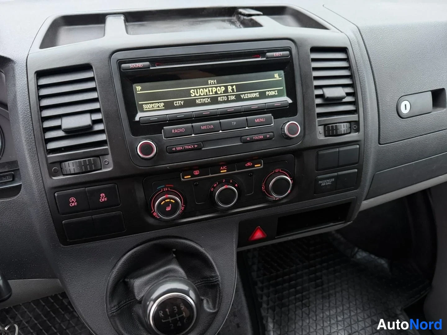 Blå Volkswagen Transporter 2013, detalj, bild 17