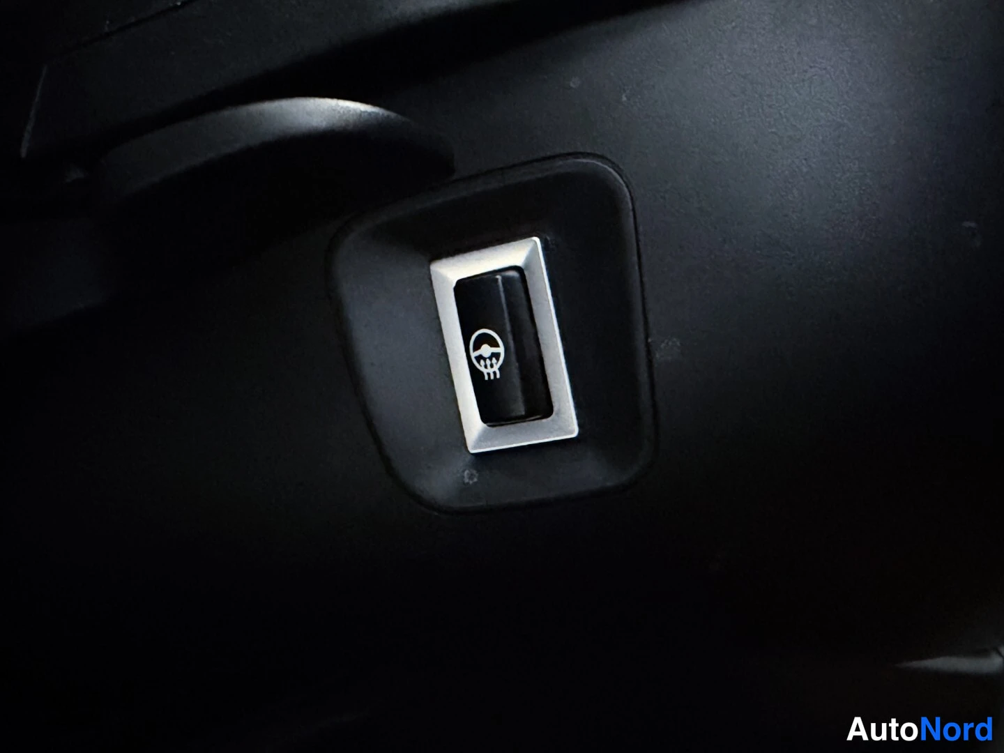 Valkoinen BMW 320i xDrive 2016, yksityiskohta, kuva 16