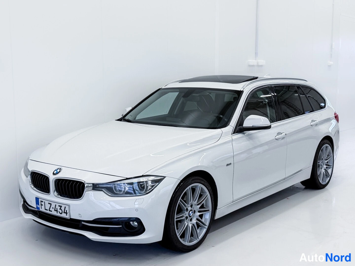 BMW 320i xDrive 2016