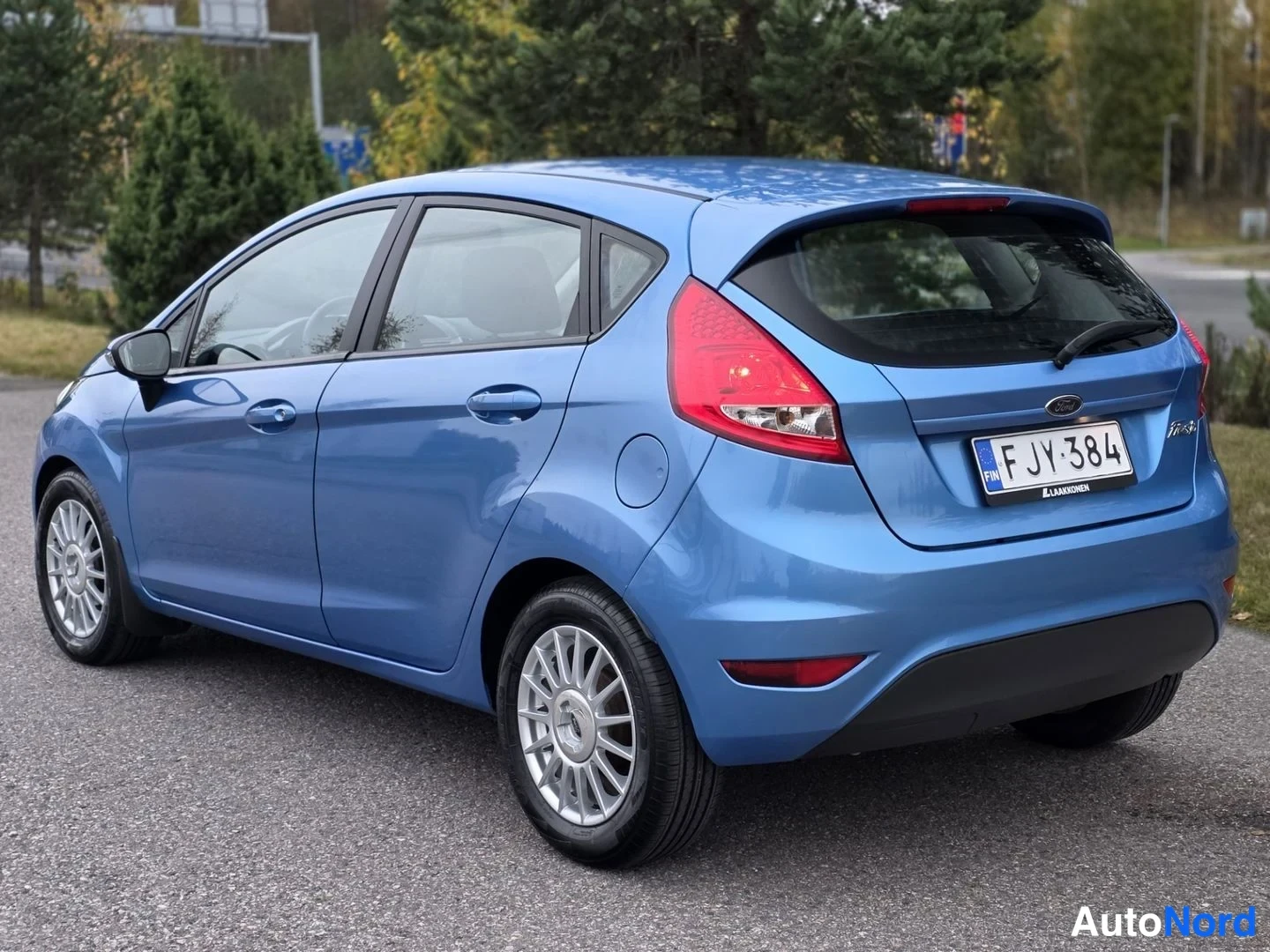 Sininen Ford Fiesta 2011, takaviisto, kuva 6