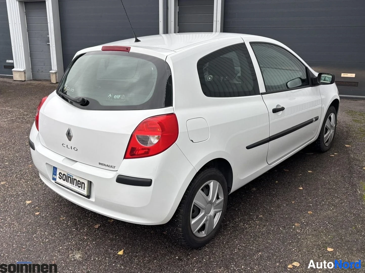 Valkoinen Renault Clio 2006, takaviisto, kuva 5