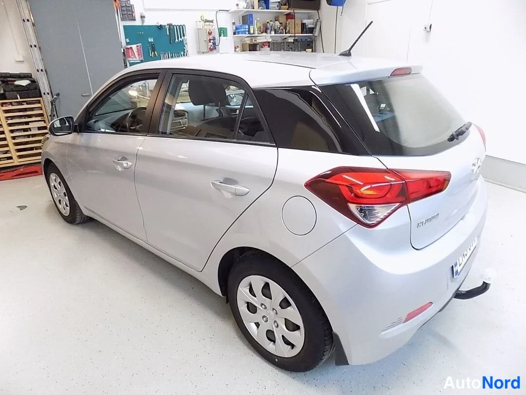 Hopea Hyundai i20 2016, takaviisto, kuva 6