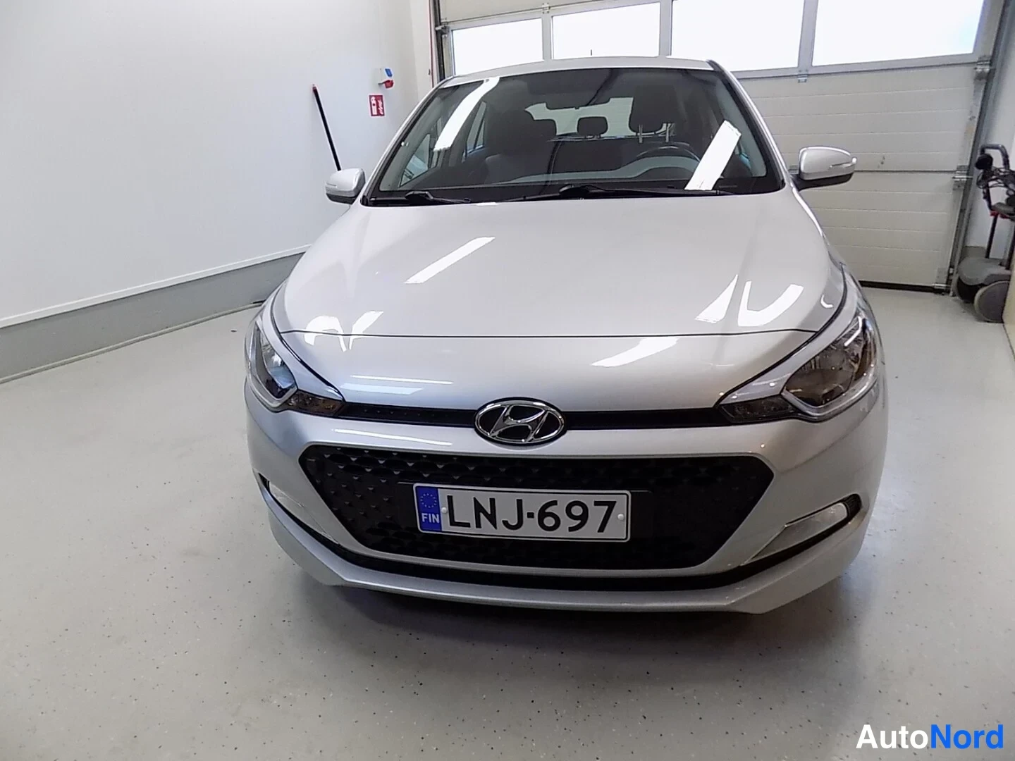 Hopea Hyundai i20 2016, edestä, kuva 5
