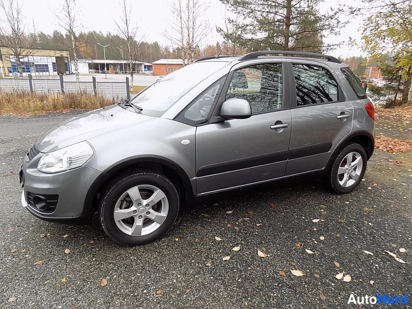 Harmaa Suzuki SX4 2010, etuviisto, keula vasemmalle, kuva 2