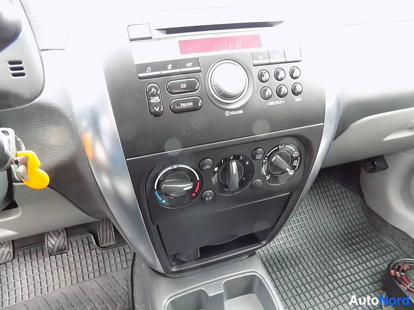 Harmaa Suzuki SX4 2010, yksityiskohta, kuva 15