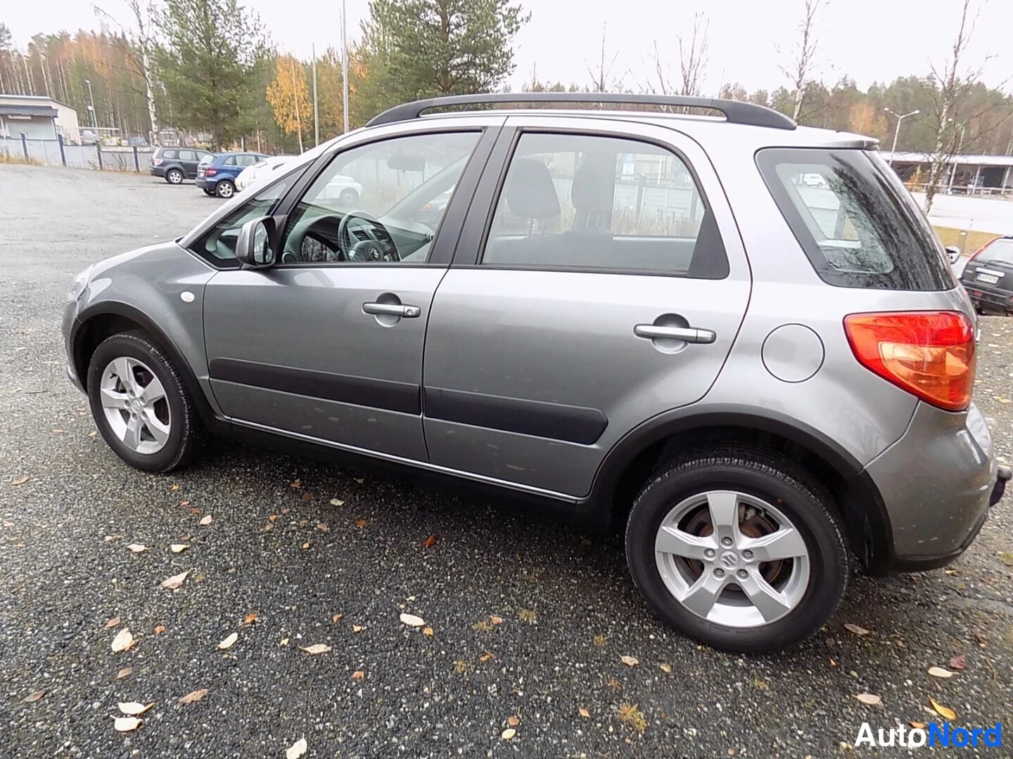 Harmaa Suzuki SX4 2010, takaviisto, kuva 5