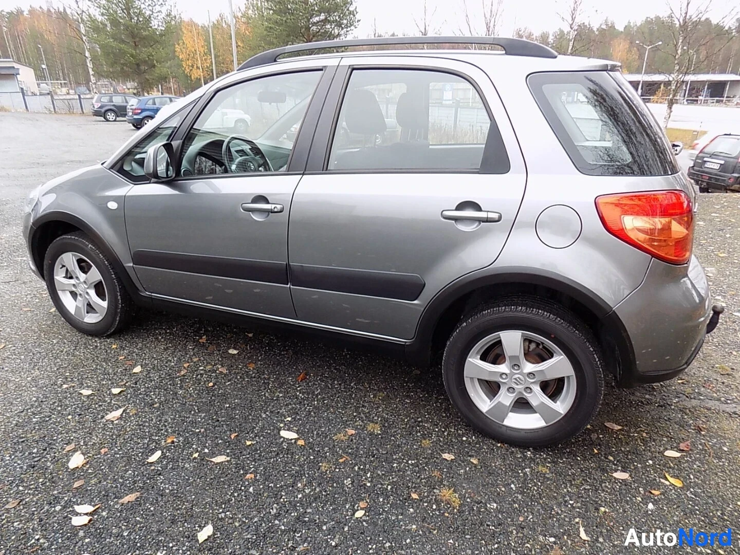 Harmaa Suzuki SX4 2010, takaviisto, kuva 6